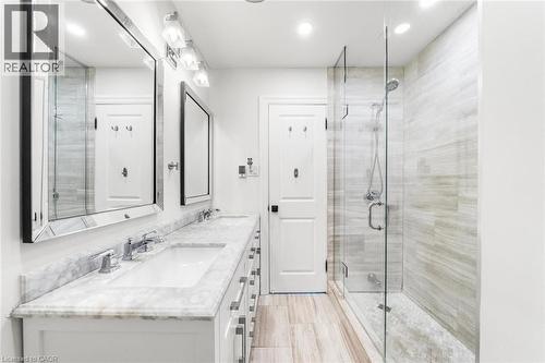 407 Canterbury Crescent, Oakville, ON - Indoor Photo Showing Bathroom