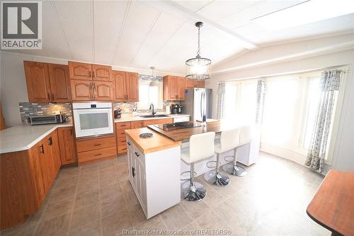 333 King Street North, Highgate, ON - Indoor Photo Showing Kitchen