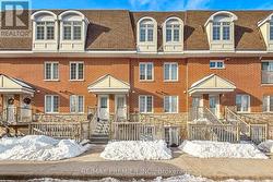 17 - 55 CEDARCROFT BOULEVARD  Toronto, ON M2R 3Y1