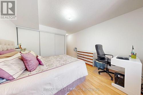 17 - 55 Cedarcroft Boulevard, Toronto, ON - Indoor Photo Showing Bedroom