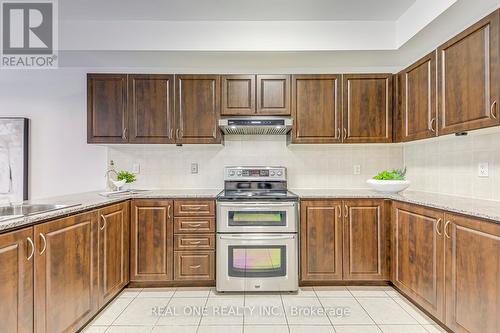 1331 Kestell Boulevard, Oakville, ON - Indoor Photo Showing Kitchen