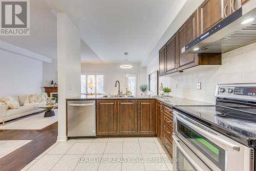1331 Kestell Boulevard, Oakville, ON - Indoor Photo Showing Kitchen With Stainless Steel Kitchen With Double Sink