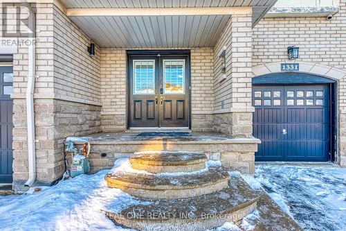 1331 Kestell Boulevard, Oakville, ON - Outdoor