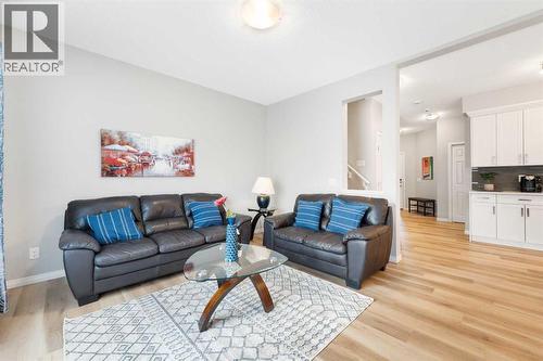 13 Walcrest Way Se, Calgary, AB - Indoor Photo Showing Living Room