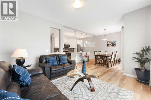 13 Walcrest Way Se, Calgary, AB - Indoor Photo Showing Living Room