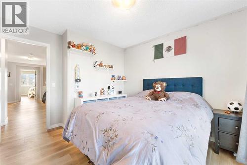 13 Walcrest Way Se, Calgary, AB - Indoor Photo Showing Bedroom