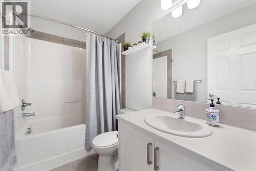 13 Walcrest Way Se, Calgary, AB - Indoor Photo Showing Bathroom