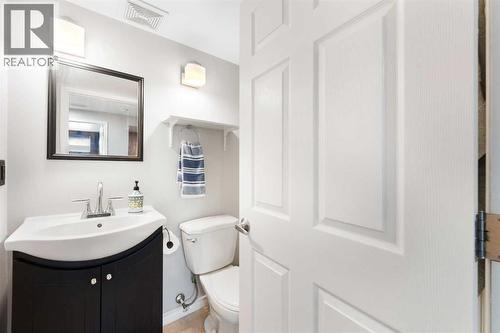 13 Walcrest Way Se, Calgary, AB - Indoor Photo Showing Bathroom
