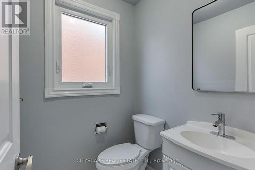 1210 Shagbark Crescent, Mississauga, ON - Indoor Photo Showing Bathroom