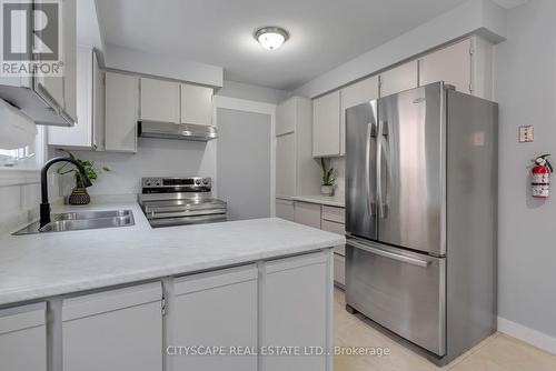 1210 Shagbark Crescent, Mississauga, ON - Indoor Photo Showing Kitchen With Double Sink