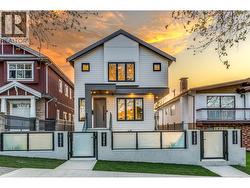 1 5461 RHODES STREET  Vancouver, BC V5R 3P1