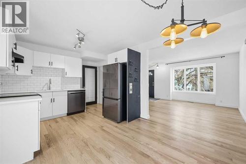 123 Killarney Glen Court Sw, Calgary, AB - Indoor Photo Showing Kitchen With Stainless Steel Kitchen With Upgraded Kitchen