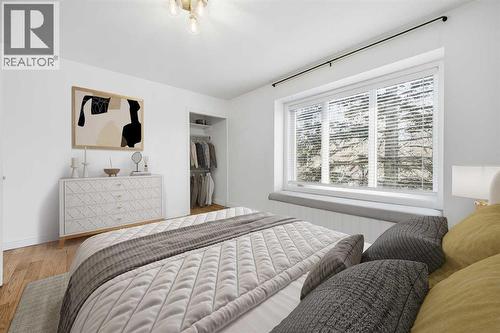 123 Killarney Glen Court Sw, Calgary, AB - Indoor Photo Showing Bedroom