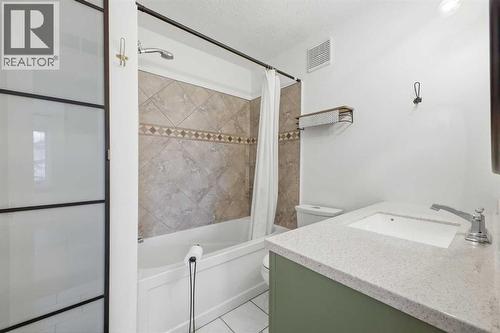 123 Killarney Glen Court Sw, Calgary, AB - Indoor