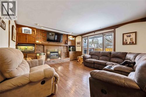 153 College Avenue North, Sarnia, ON - Indoor Photo Showing Living Room With Fireplace