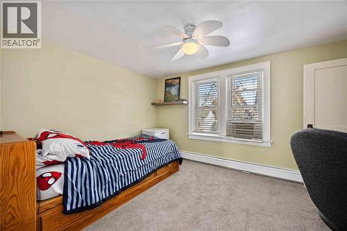 153 College Avenue North, Sarnia, ON - Indoor Photo Showing Bedroom