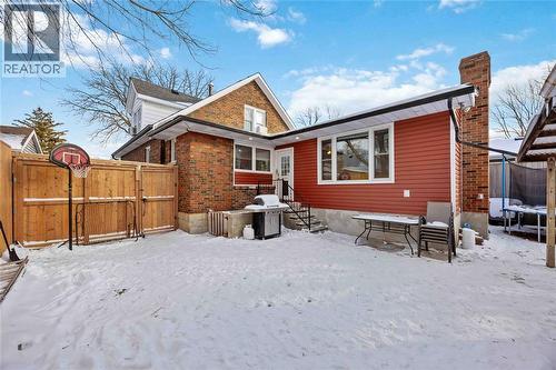 153 College Avenue North, Sarnia, ON - Outdoor