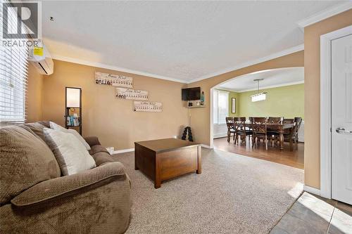 153 College Avenue North, Sarnia, ON - Indoor