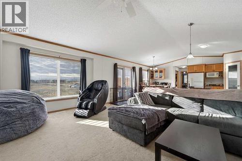 5004 Seasons Boulevard, Coaldale, AB - Indoor