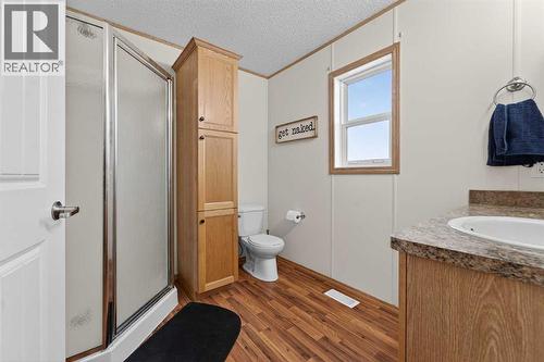 5004 Seasons Boulevard, Coaldale, AB - Indoor Photo Showing Bathroom