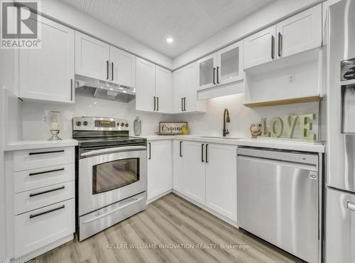 239 Red Clover Court, Kitchener, ON - Indoor Photo Showing Kitchen With Stainless Steel Kitchen With Upgraded Kitchen