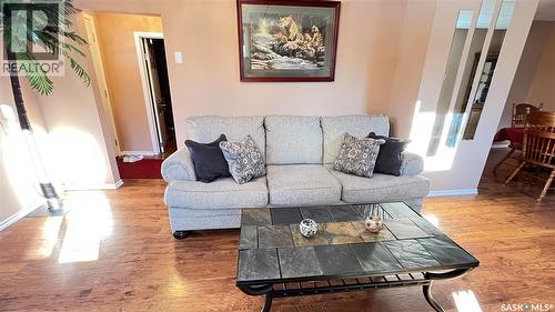 214 Marsh Street, Maple Creek, SK - Indoor Photo Showing Living Room