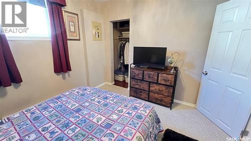 214 Marsh Street, Maple Creek, SK - Indoor Photo Showing Bedroom