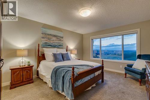 101 Cranarch Common Se, Calgary, AB - Indoor Photo Showing Bedroom
