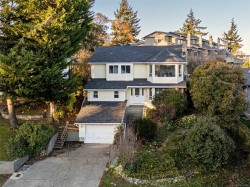 628 Cairndale Rd  Colwood, BC V9C 2R2