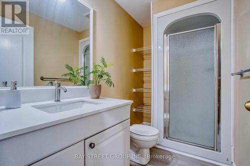 760 Guildwood Boulevard, London North, ON - Indoor Photo Showing Bathroom