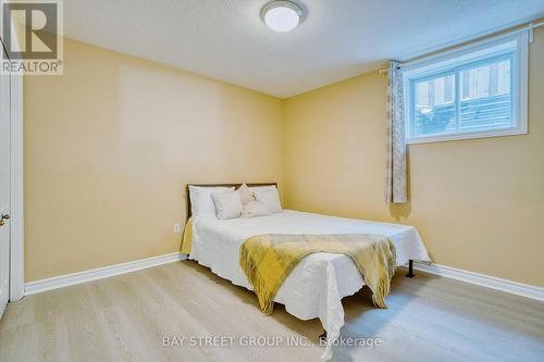760 Guildwood Boulevard, London North, ON - Indoor Photo Showing Bedroom