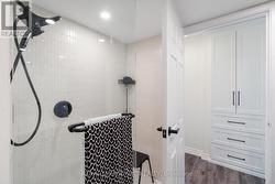 Main bathroom double shower with glass door - 