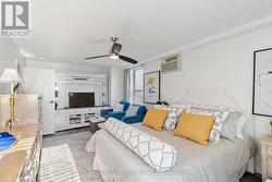 Huge primary bedroom with walk in closet - 