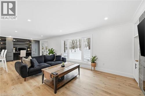 220 5Th Line, Caledonia, ON - Indoor Photo Showing Living Room