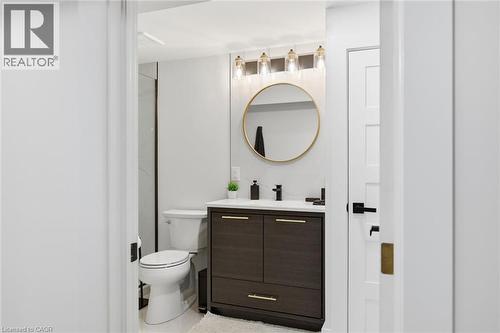 220 5Th Line, Caledonia, ON - Indoor Photo Showing Bathroom