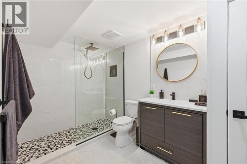 220 5Th Line, Caledonia, ON - Indoor Photo Showing Bathroom
