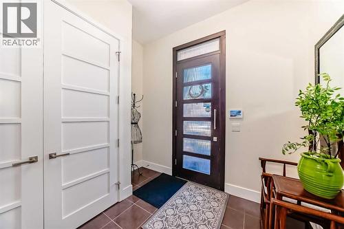 2810 25A Street Sw, Calgary, AB - Indoor Photo Showing Other Room