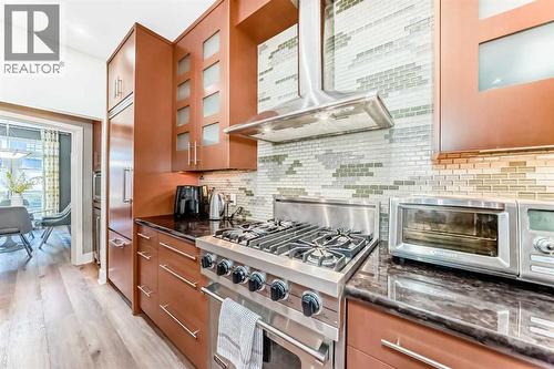 2810 25A Street Sw, Calgary, AB - Indoor Photo Showing Kitchen With Upgraded Kitchen
