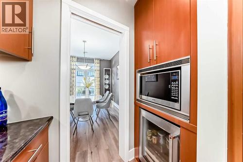 2810 25A Street Sw, Calgary, AB - Indoor With Fireplace