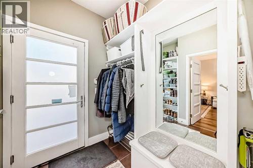 2810 25A Street Sw, Calgary, AB - Indoor Photo Showing Other Room