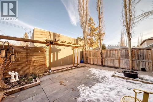 2810 25A Street Sw, Calgary, AB - Outdoor