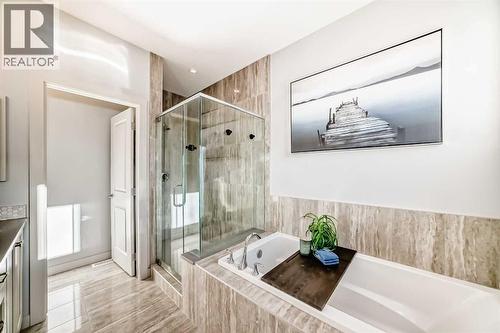 743 Shawnee Drive Sw, Calgary, AB - Indoor Photo Showing Bathroom