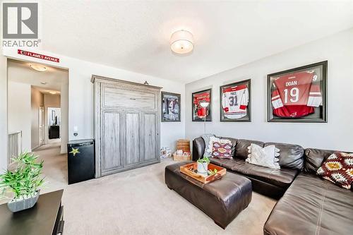 743 Shawnee Drive Sw, Calgary, AB - Indoor Photo Showing Living Room