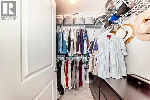 743 Shawnee Drive Sw, Calgary, AB - Indoor With Storage