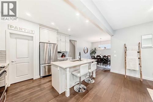 743 Shawnee Drive Sw, Calgary, AB - Indoor Photo Showing Kitchen With Upgraded Kitchen