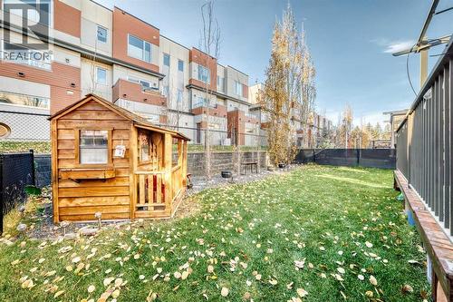 743 Shawnee Drive Sw, Calgary, AB - Outdoor