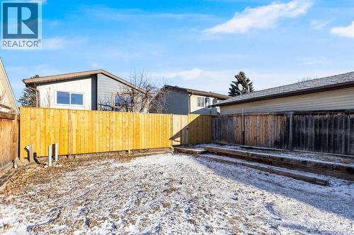 352 Abinger Crescent Ne, Calgary, AB - Outdoor
