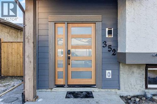 352 Abinger Crescent Ne, Calgary, AB - Outdoor With Exterior