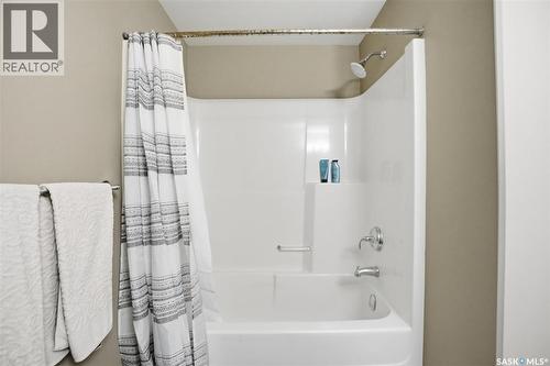 1025 Kolynchuk Crescent, Saskatoon, SK - Indoor Photo Showing Bathroom