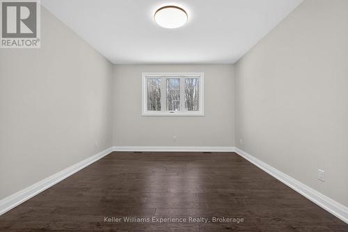 62 Rue Vanier, Tiny, ON - Indoor Photo Showing Other Room